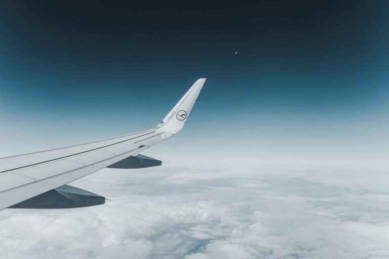Fly In Fly Out Life – Real Stories, Struggles and Victories From Remote Work Camp Life